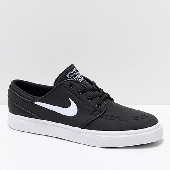 nike skate shoes toe cap